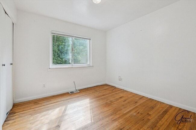 Building Photo - 3 Bedroom Ranch - $1,350