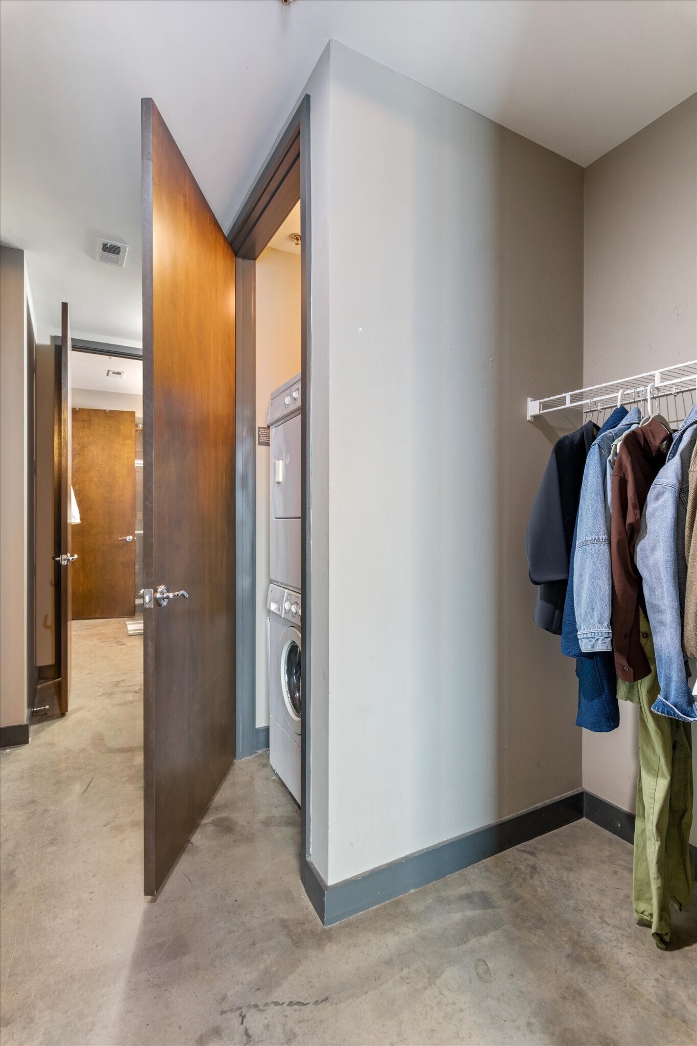 Building Photo - 1510 Demonbreun St