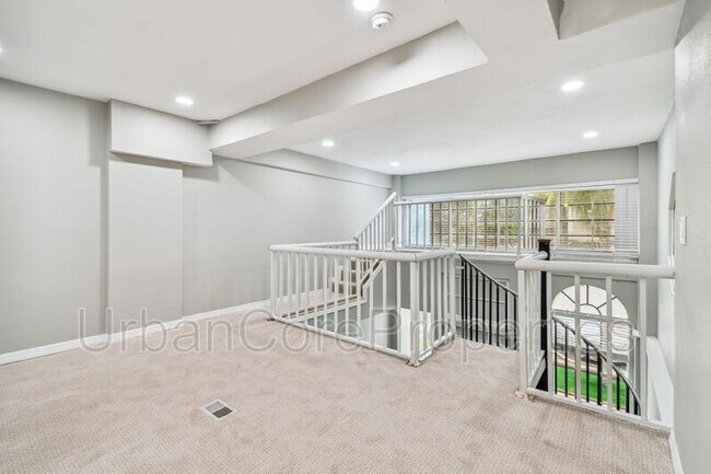 Building Photo - 440 2nd St N