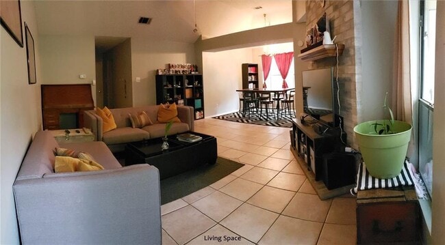 Building Photo - 2110 Nathan Dr