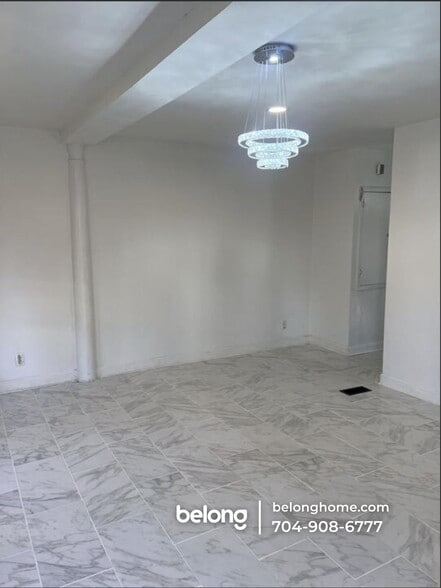 Building Photo - 5724 Phillips St