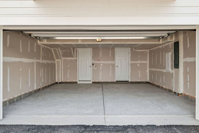 Building Photo - 520 Cooper St