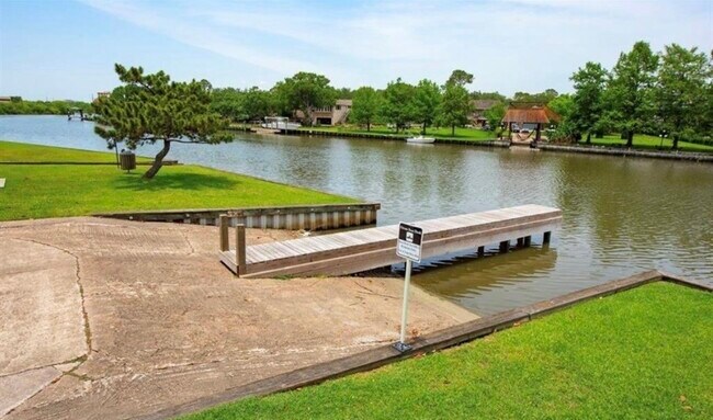 Building Photo - 18511 Egret Bay Blvd