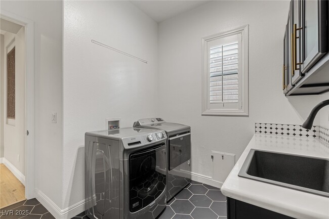 Building Photo - 1426 Foothills Village Dr