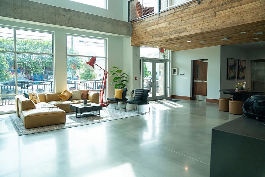 Building Photo - 302 13th St S