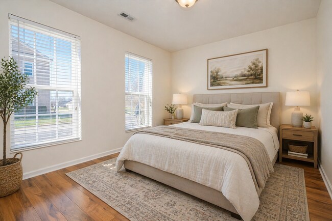 Building Photo - 3 Bed Updated Condo