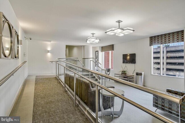 Building Photo - 157 Fleet St