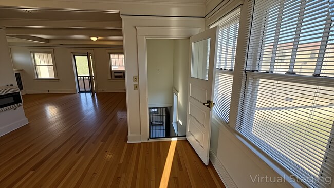 Building Photo - 822 Prospect St