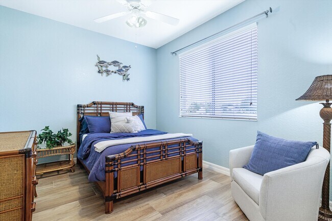 Building Photo - 3219 SW 7th Ln