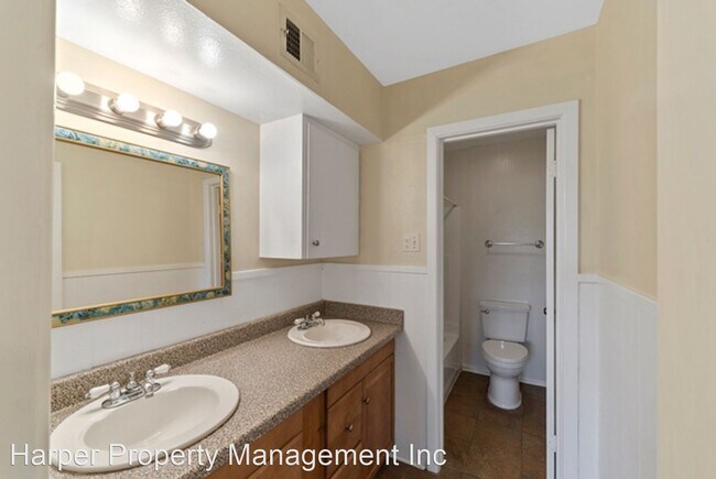Building Photo - 2 br, 1 bath House - 235 W Silver Sands Dr #8
