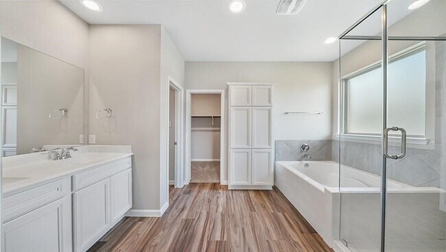Building Photo - 27943 Parkside Creek Dr