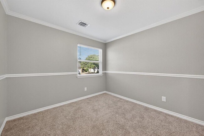 Building Photo - 1201 Dillon Lake Bend