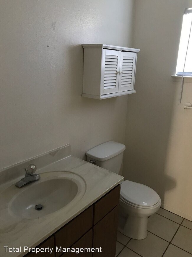 Building Photo - 3 br, 2 bath House - 5233 W. Iris Ct.