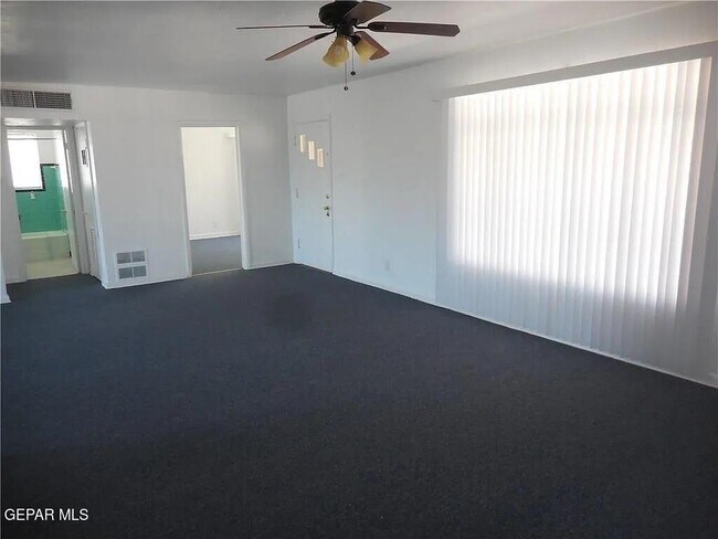 Building Photo - 814 W Yandell Dr
