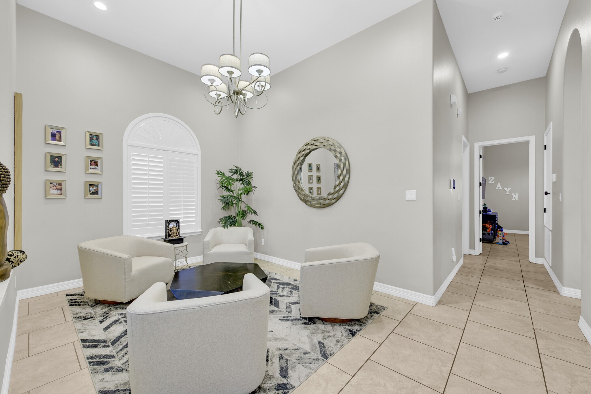 Building Photo - 5706 N 3rd Ln