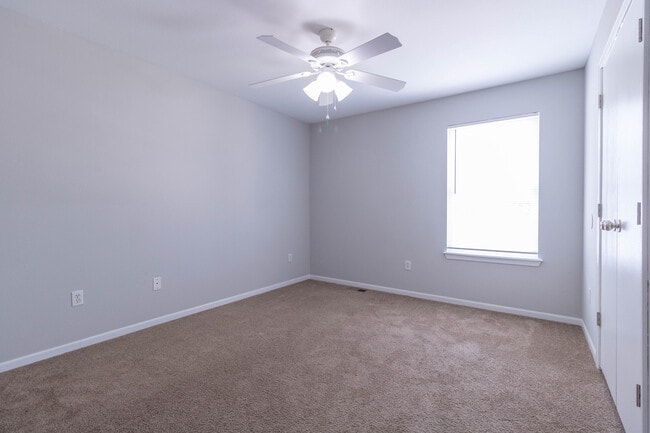 Building Photo - 1505 Raleigh Dr