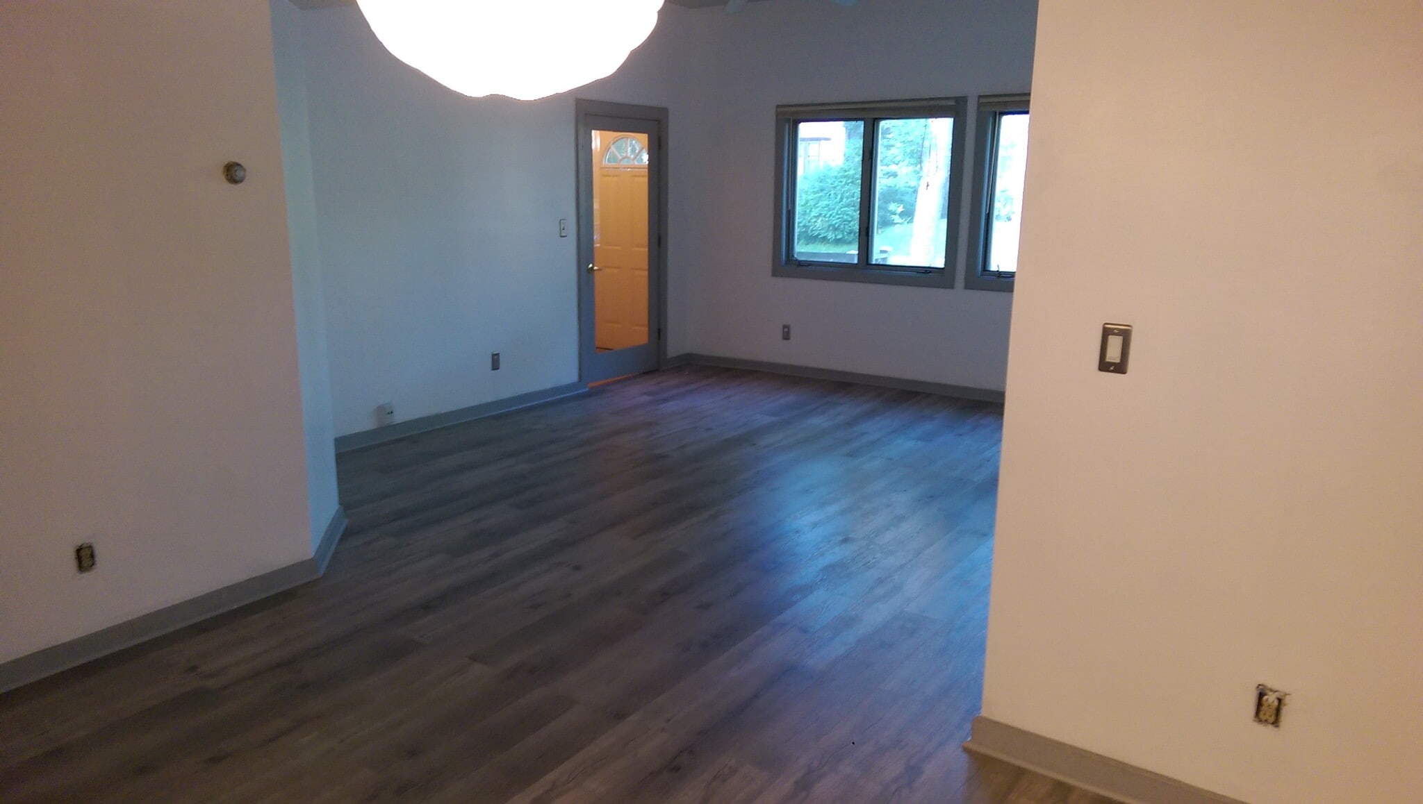 Building Photo - 3267 N Bartlett Ave