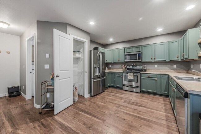 Building Photo - 3324 E Garin Ct