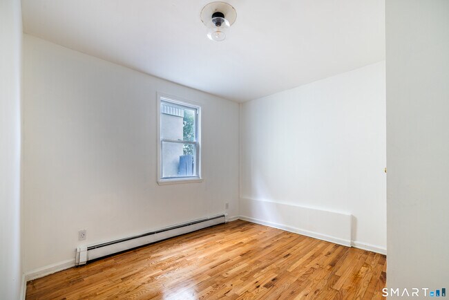 Building Photo - 1254 Pembroke St
