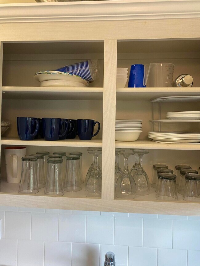 Building Photo - 72 Newport D