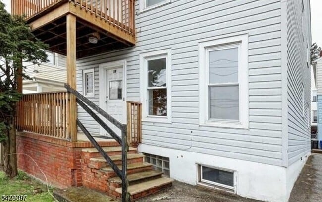 Building Photo - 58 Westervelt Ave