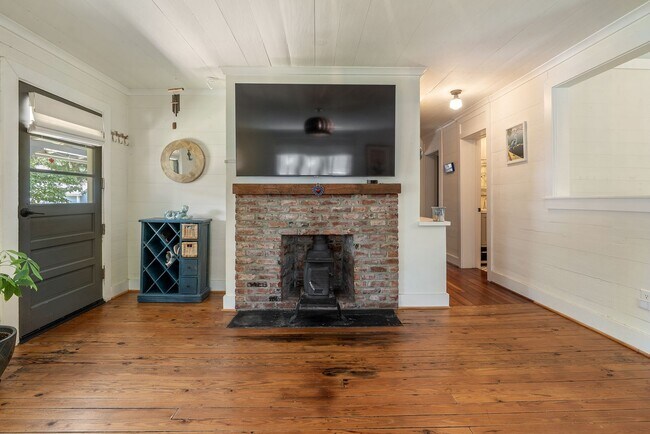 Building Photo - Fully Furnished Cottage in Pittsboro
