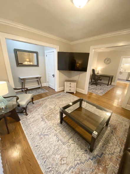 Building Photo - 184 S Highland St