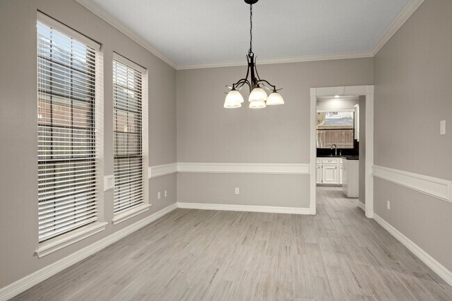 Building Photo - 8222 Redchurch Dr