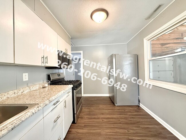 Building Photo - 3 bedroom house