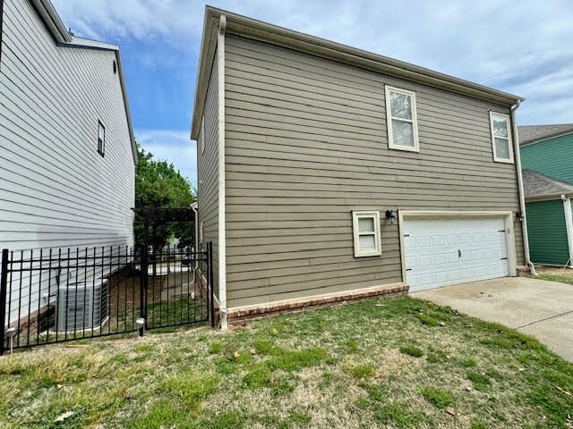 Building Photo - 3704 W Cherokee Rd