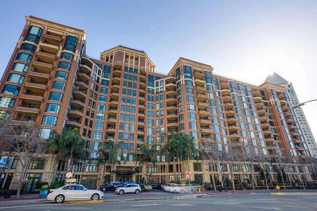 Building Photo - 500 W Harbor Dr