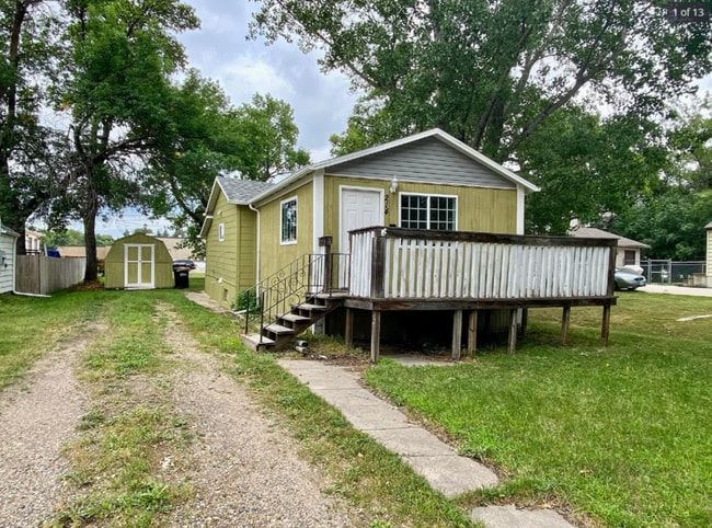 Primary Photo - 214 2nd Ave W