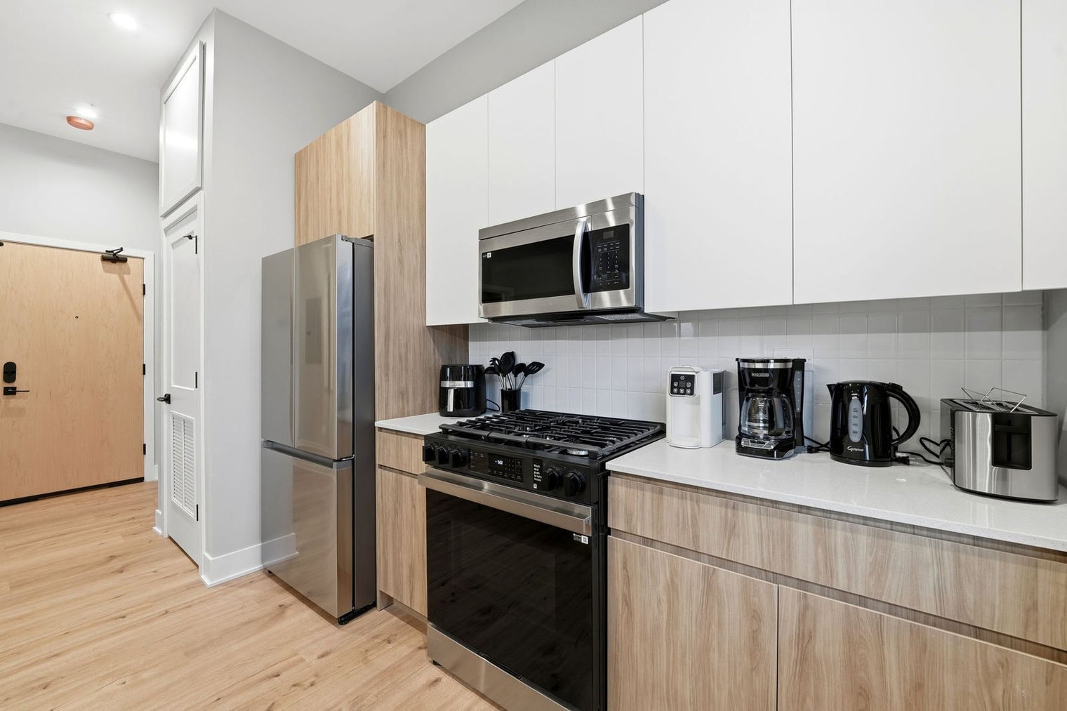 Building Photo - 6044 N Winthrop Ave