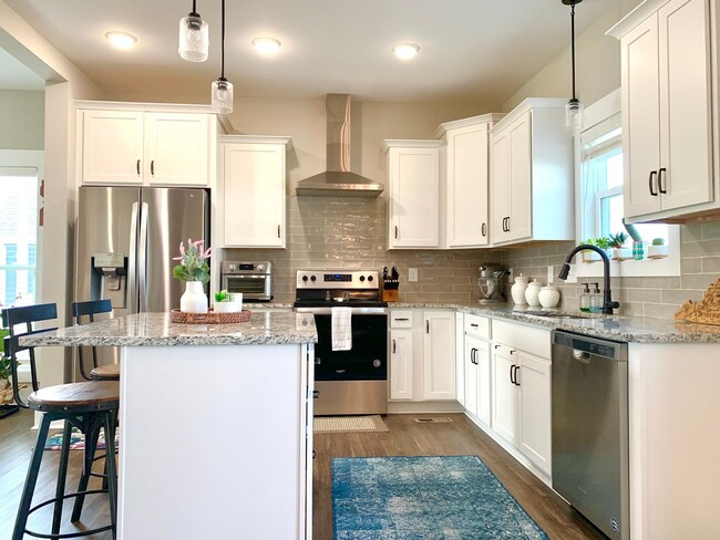 Building Photo - 7372 Winding Way
