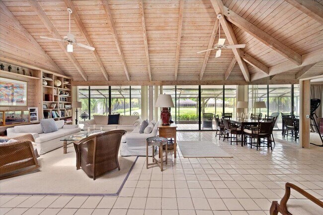 Building Photo - 11876 Pebblewood Dr