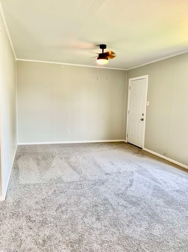 Building Photo - 1907 Avenue C