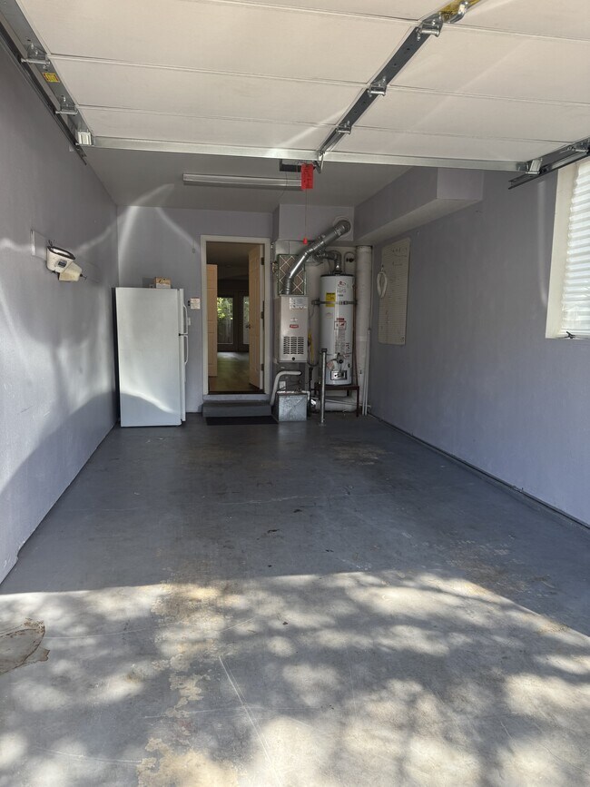 Building Photo - 473 NE Conifer Blvd