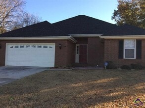 Building Photo - 138 Salem Dr