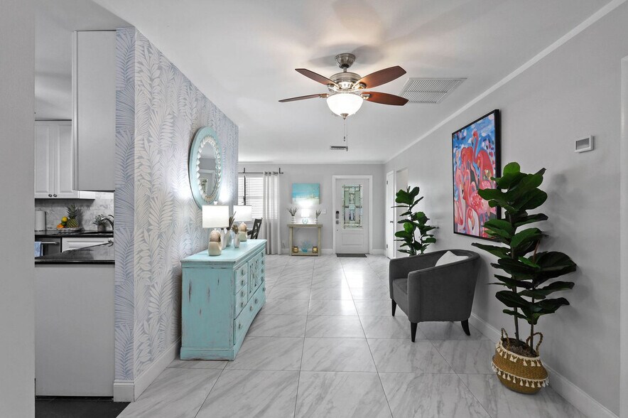 Building Photo - 4416 Fuschia Cir S