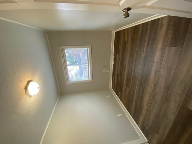 Building Photo - 1212-16th 1/2 16th 1/2 St