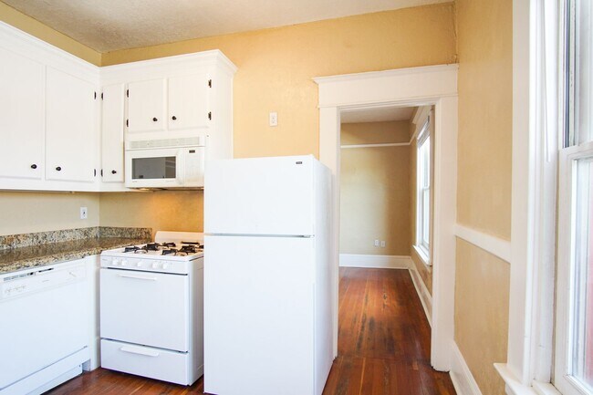 Building Photo - APP FEES SPECIAL: Beautiful and Spacious Studio in Fantastic Location Ready Late-May!