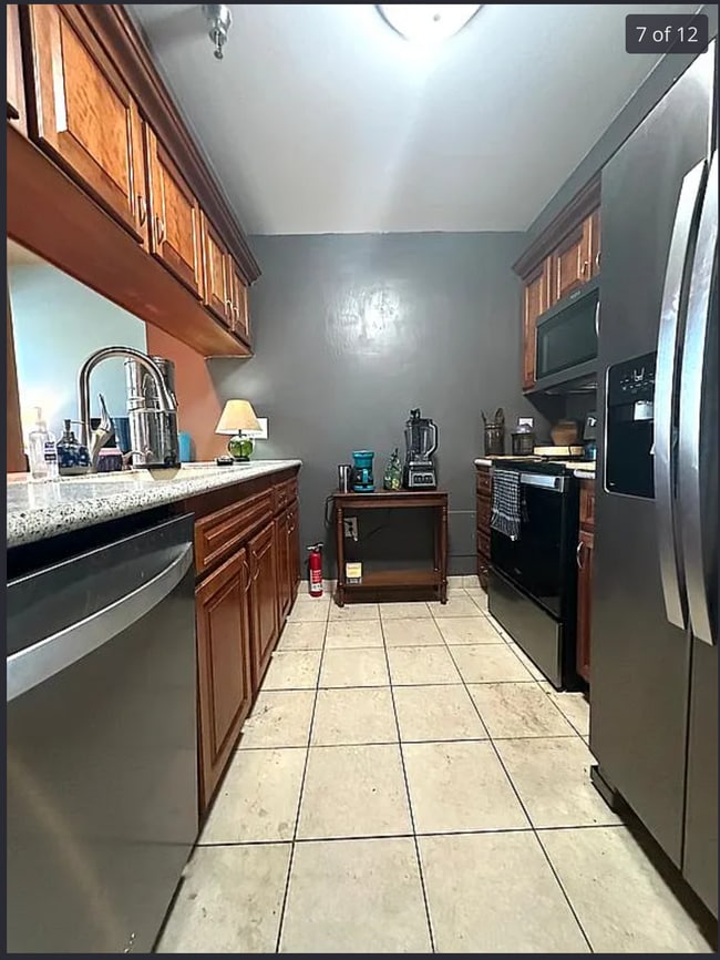 Building Photo - 15 Higgins St