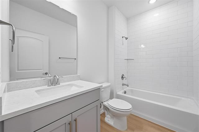 Building Photo - 4365 Knight St