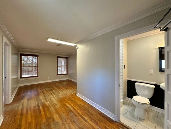 Building Photo - 1309 S Robertson Ave