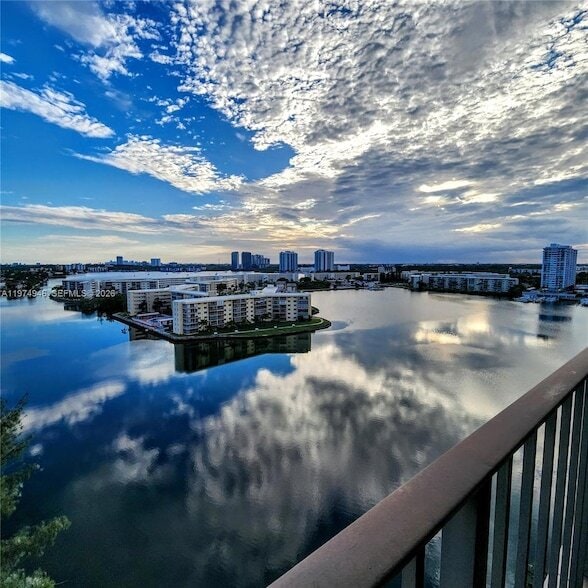 Building Photo - 18151 NE 31st Ct