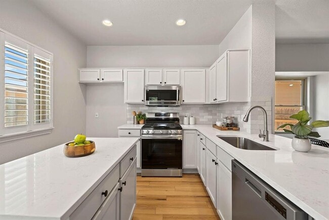 Building Photo - 4627 Senda Ln