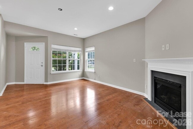 Building Photo - 10350 Stineway Ct