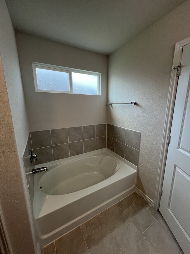 Building Photo - 317 Denison Dm