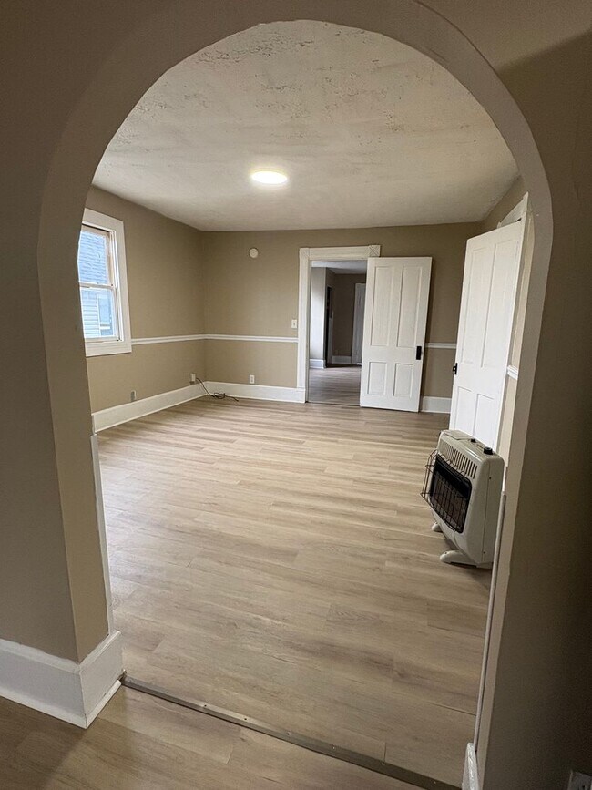 Building Photo - 223 Boone Ave