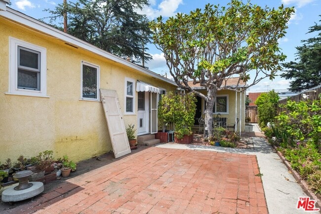 Building Photo - 9620 Braddock Dr